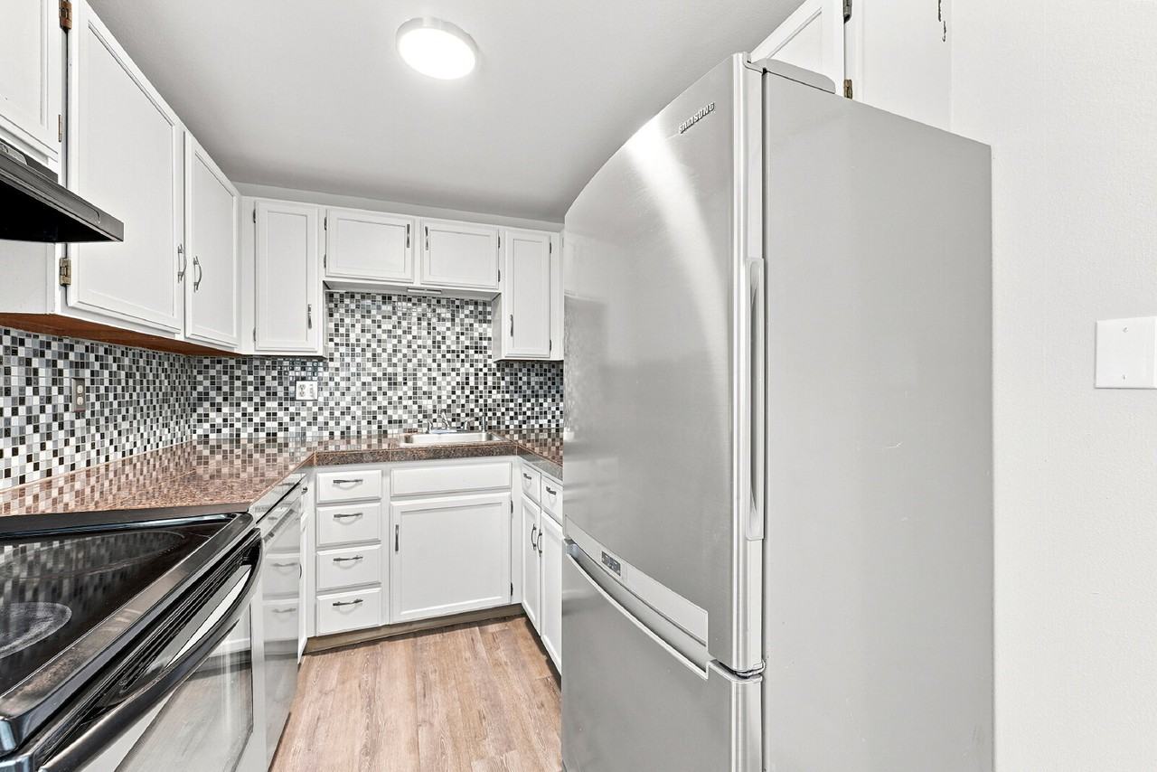 1505 S Ouray Cir #D - Photo 7 of 28