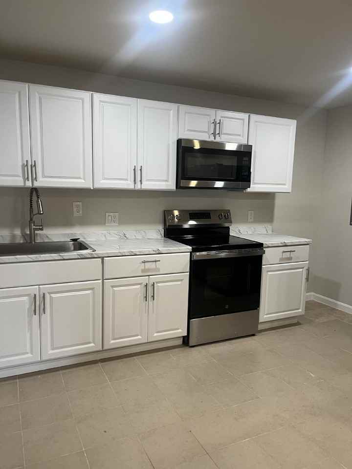 9734 Dumbarton Dr - Photo 2 of 21