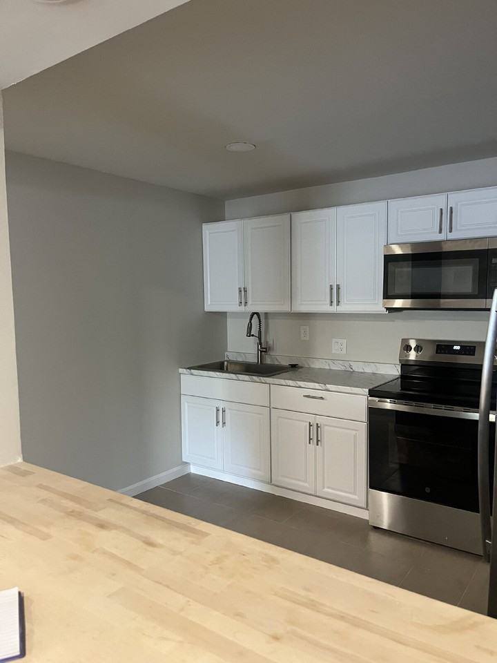 9734 Dumbarton Dr - Photo 4 of 21