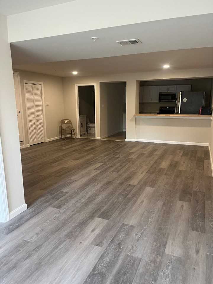 9734 Dumbarton Dr - Photo 5 of 21