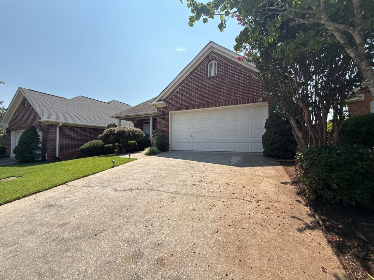 134 Canterbury Dr - Photo 3 of 28