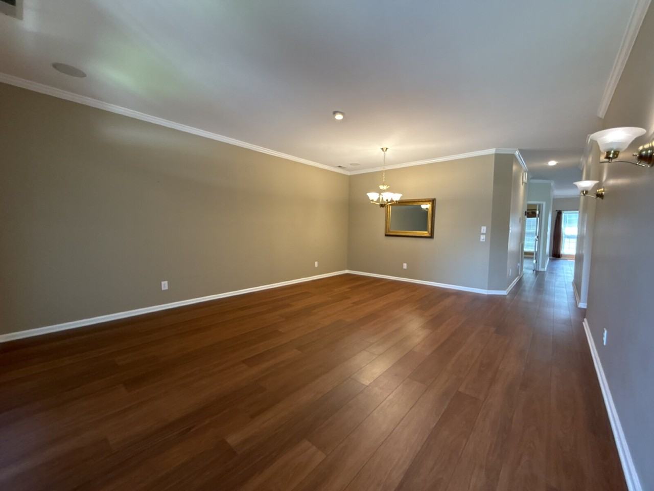 134 Canterbury Dr - Photo 4 of 28