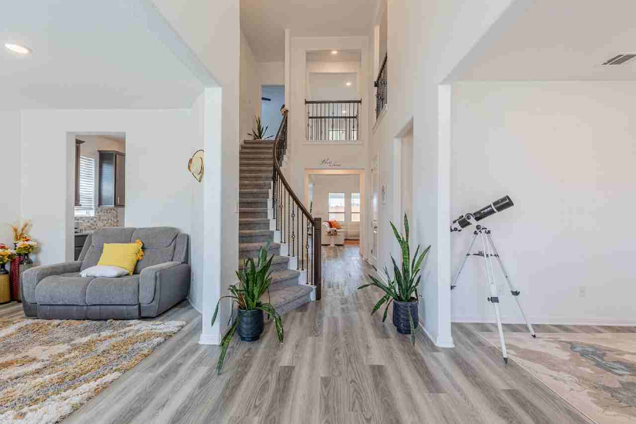 2332 Giona Pl - Photo 5 of 50