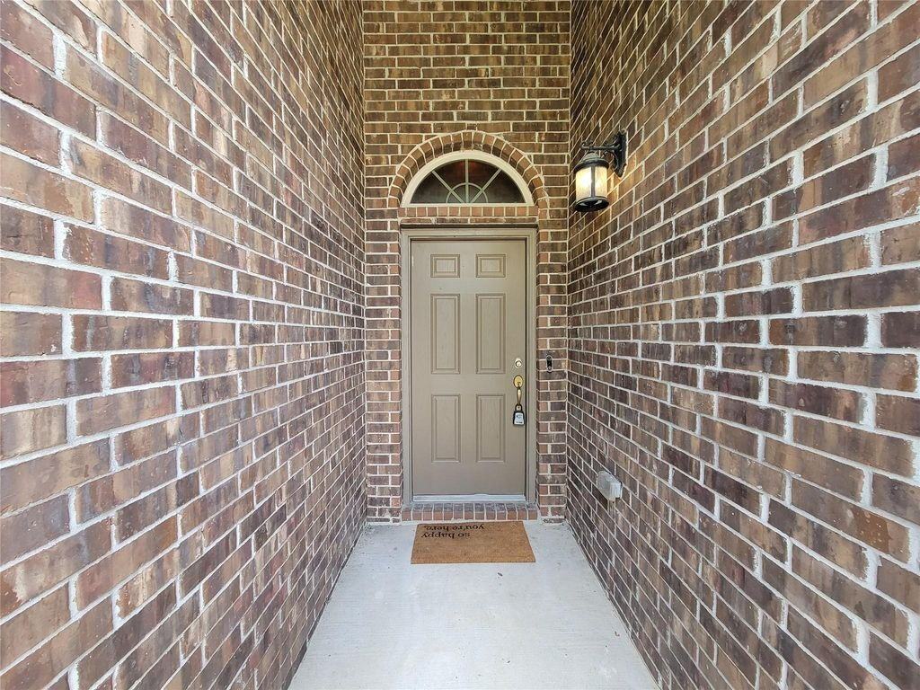 9718 Justin Ridge Ln - Photo 4 of 40