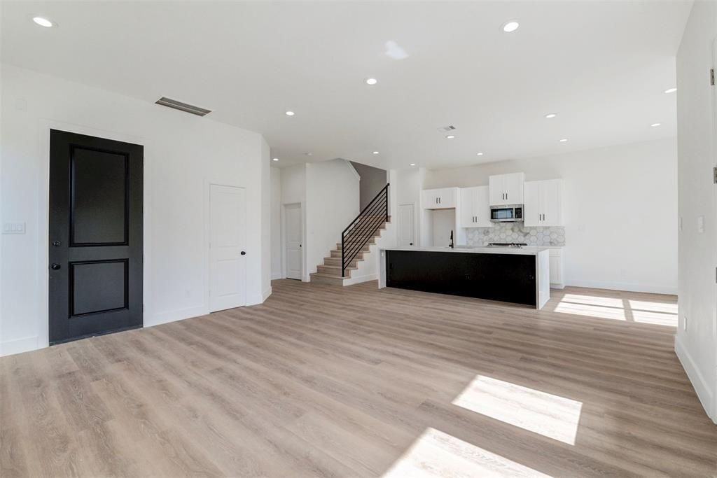 5310 Denmark St - Photo 3 of 18