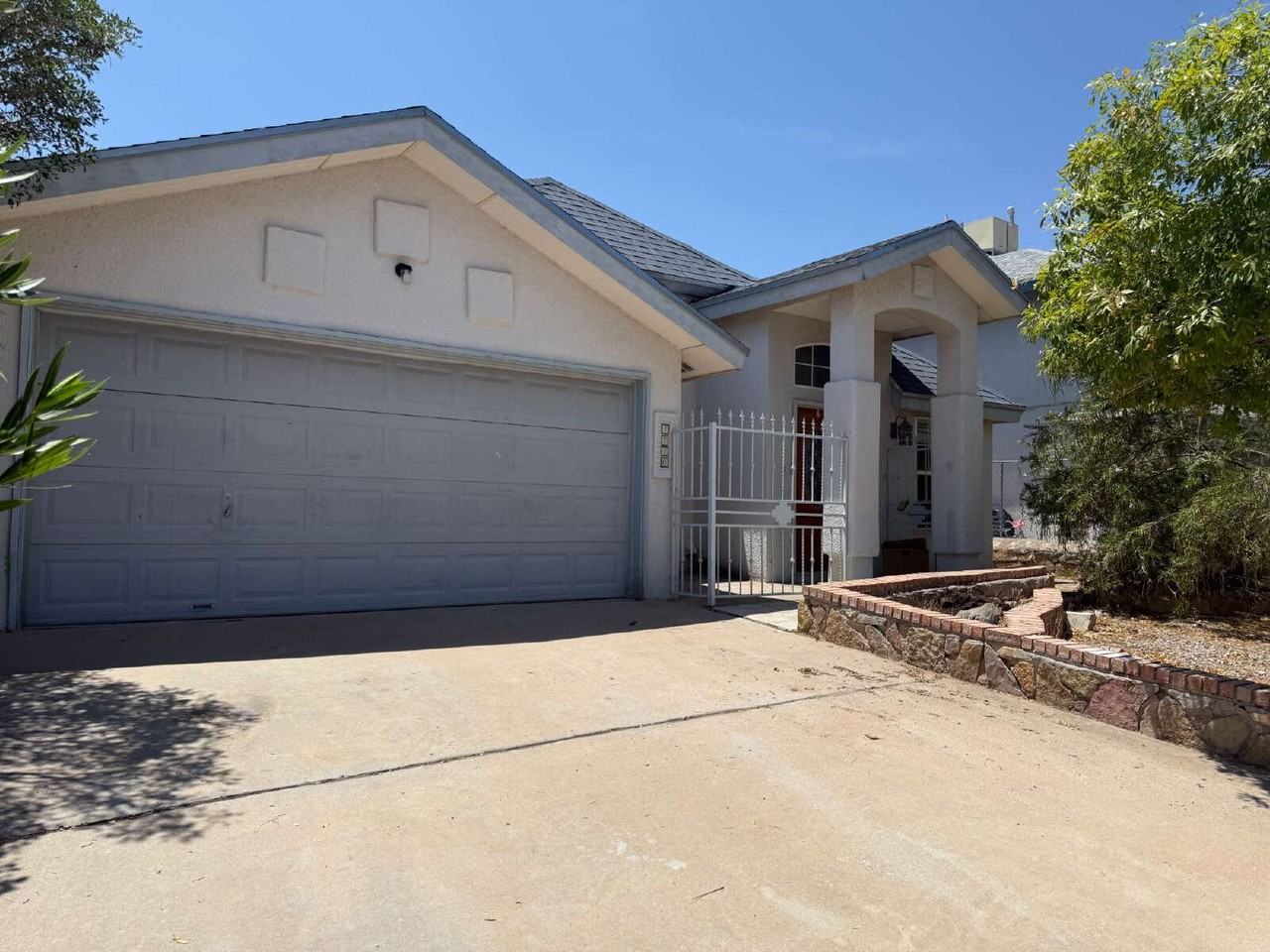 4740 Robert Acosta Dr - Photo 2 of 19