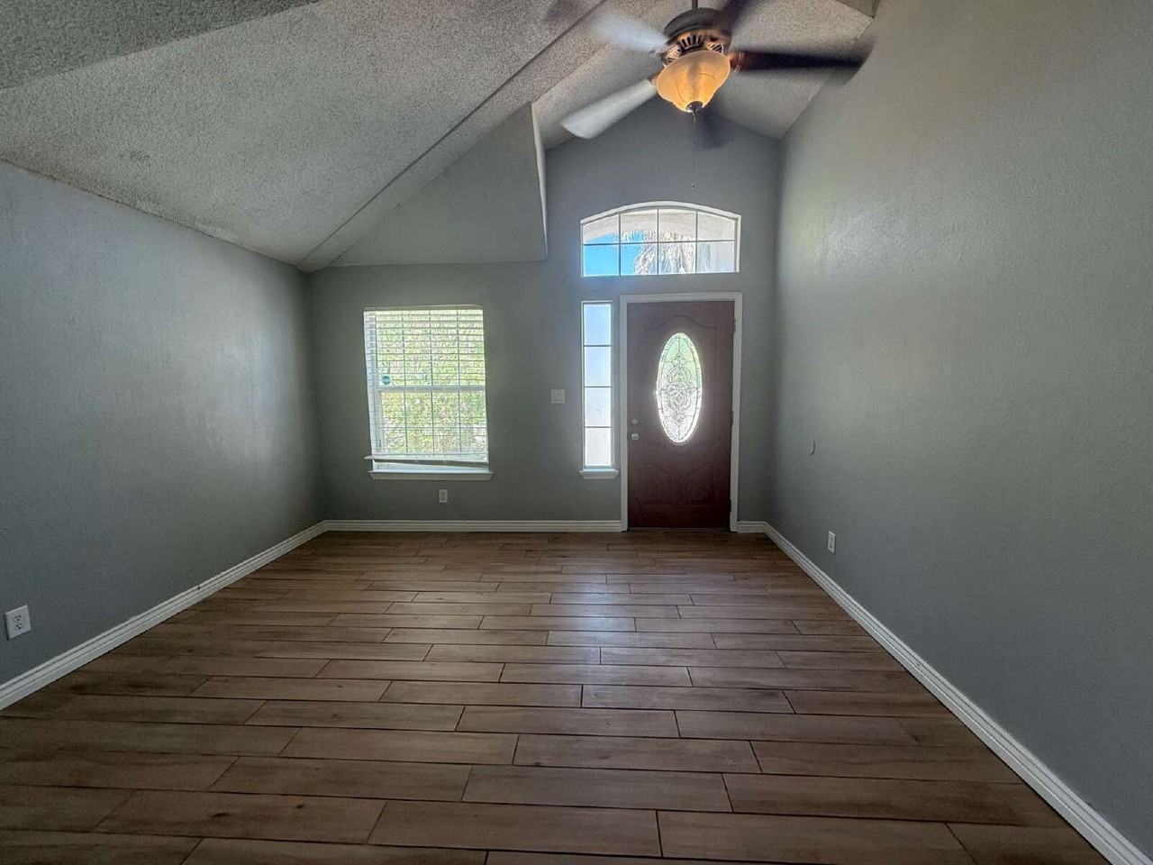 4740 Robert Acosta Dr - Photo 4 of 19