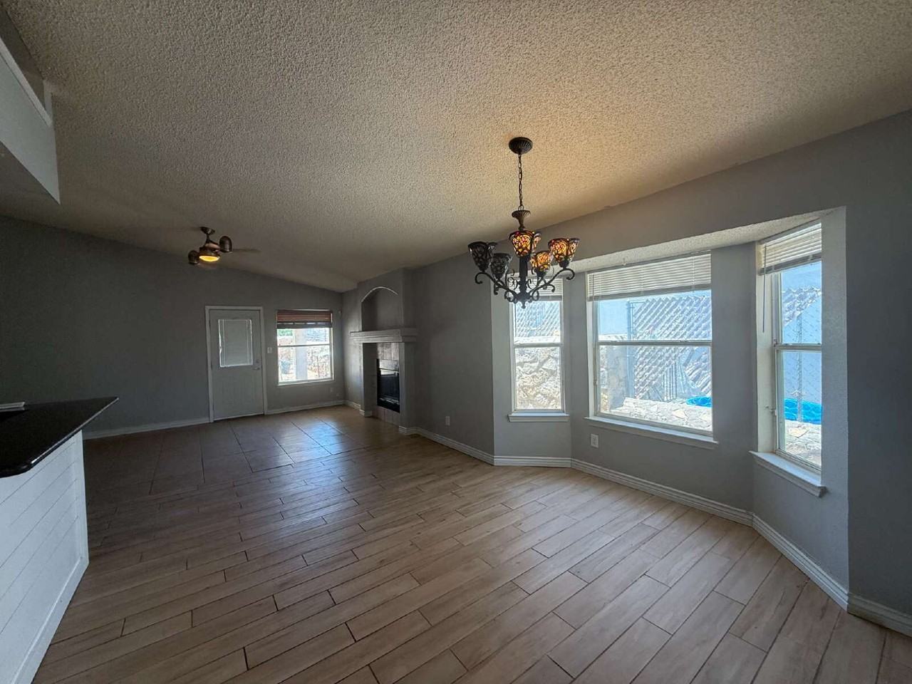 4740 Robert Acosta Dr - Photo 5 of 19