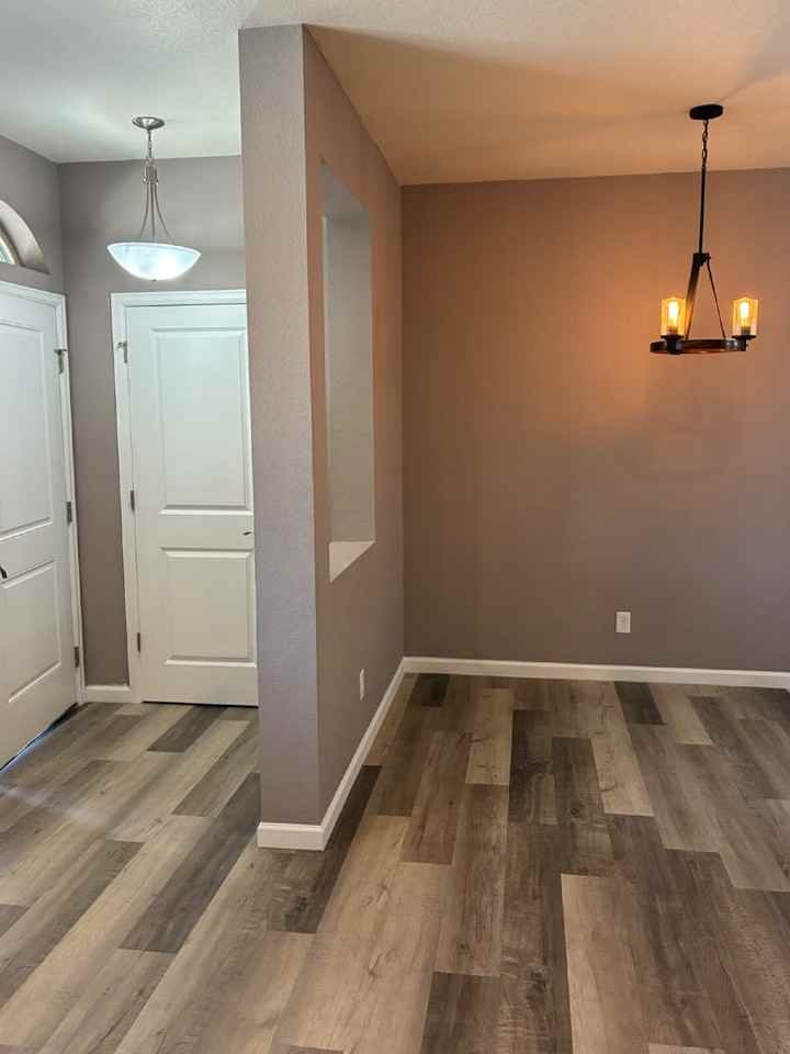 9077 E Phillips Ln - Photo 4 of 28