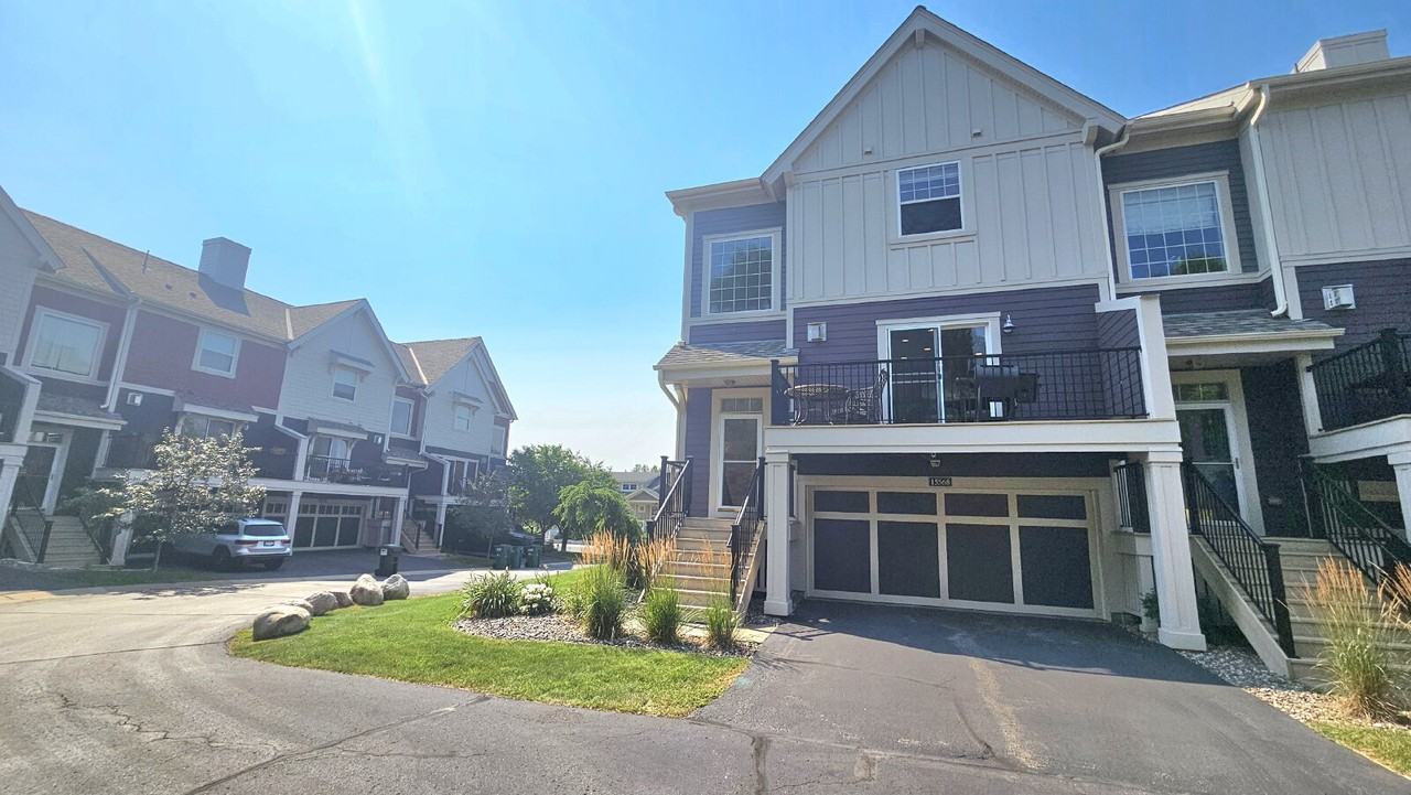 15568 Dynasty Way - Photo 2 of 24