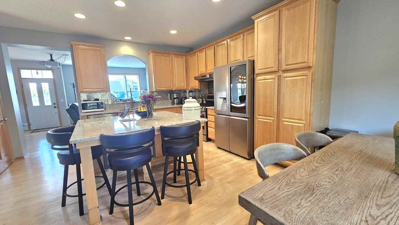 15568 Dynasty Way - Photo 3 of 24