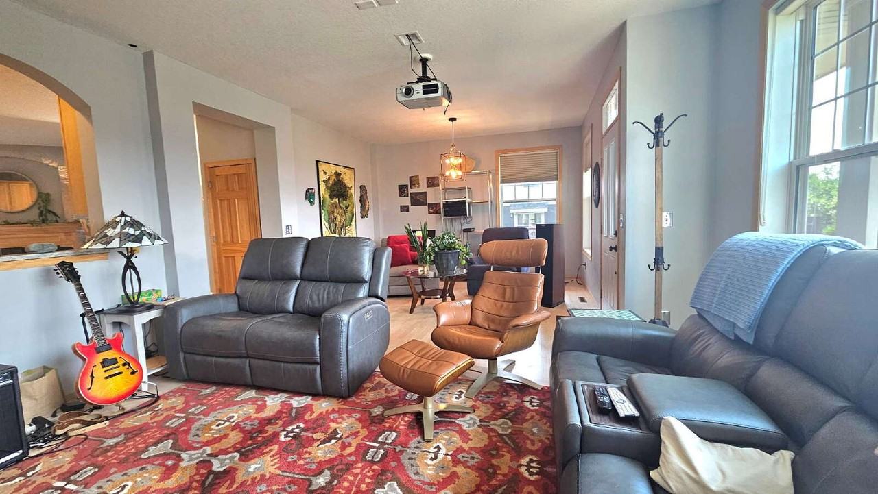 15568 Dynasty Way - Photo 5 of 24