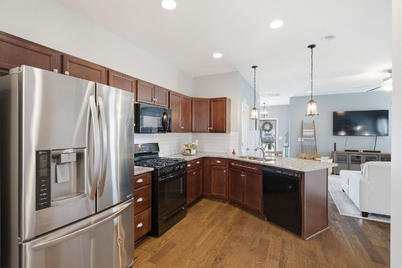 313 Cloverbrook Way - Photo 7 of 33
