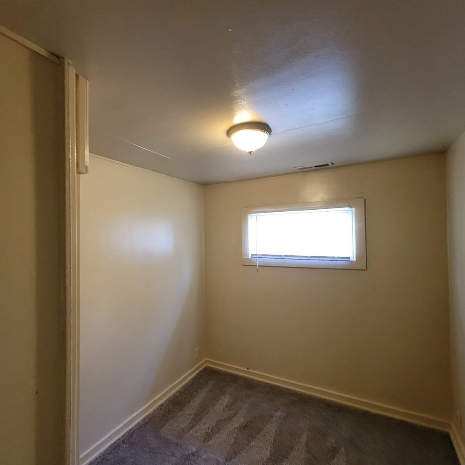3056 N Olney St - Photo 4 of 7