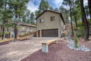 901 N 24th Dr - Photo 1 of 1