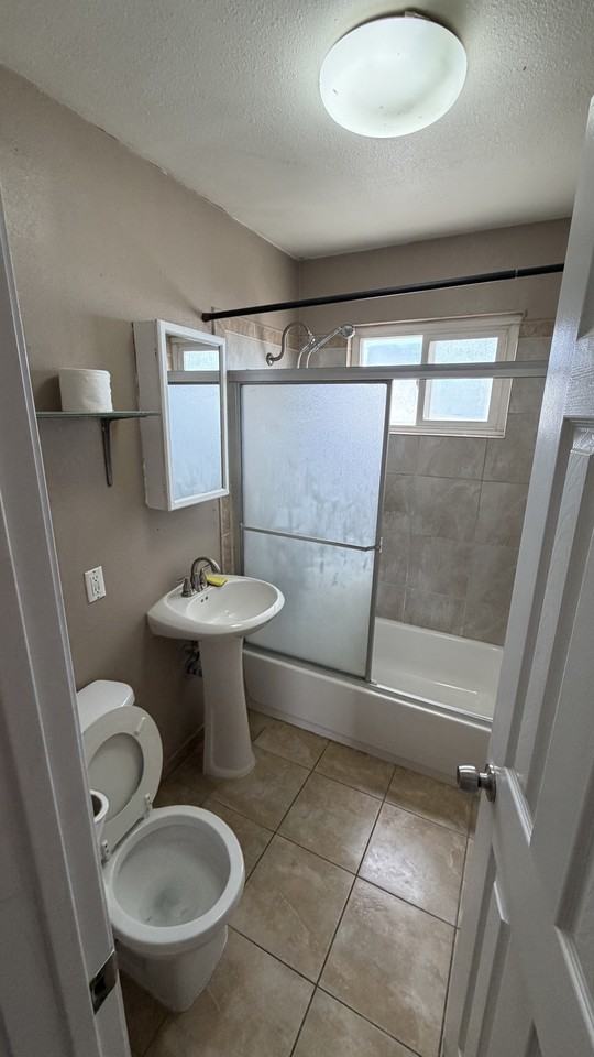 6201 Bromley Ave #6205 - Photo 5 of 10