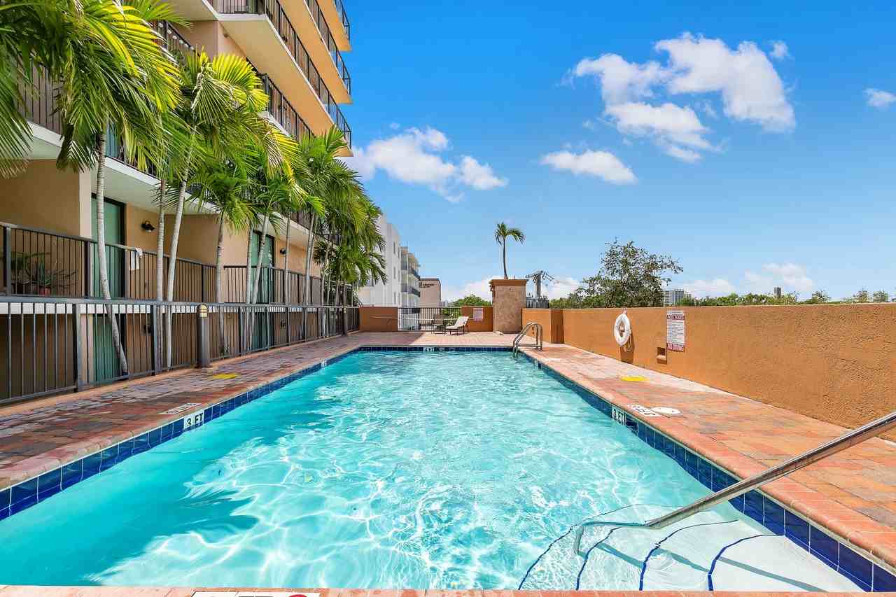 1690 SW 27 AVEUnit PH-08 - Photo 3 of 28