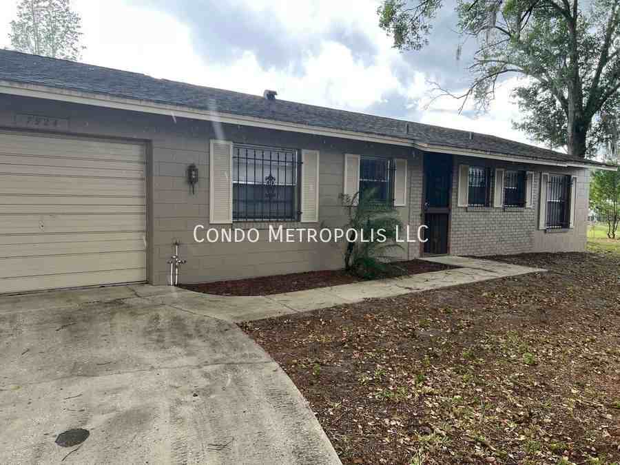 7924 Sun Vista Way - Photo 2 of 22