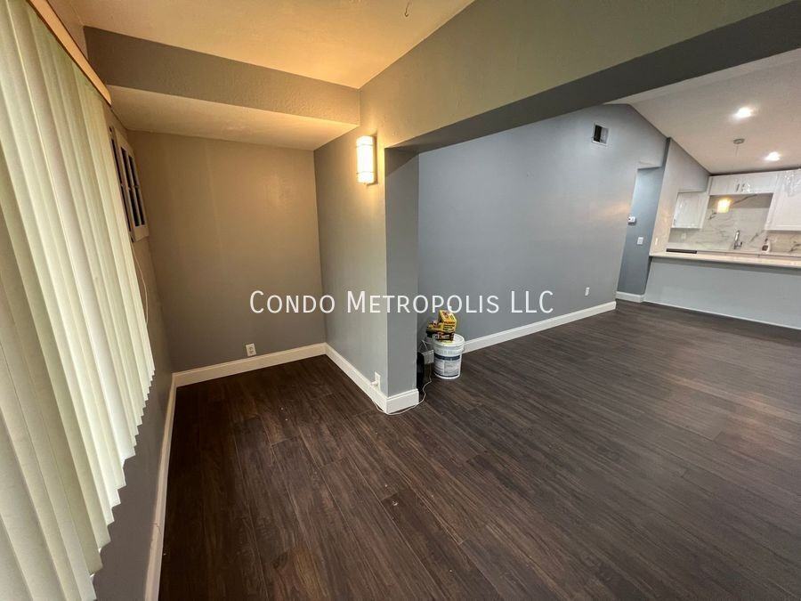5039 Vineland Rd - Photo 4 of 18
