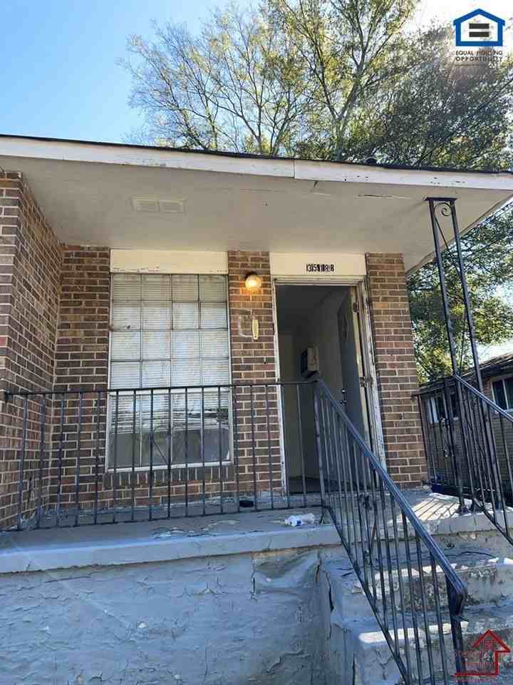 3518 Ohls Ave #B - Photo 2 of 24