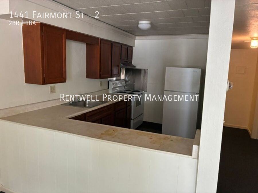 1441 Fairmont St #2 - Photo 3 of 11