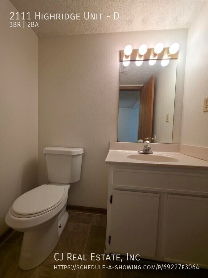 2111 Highridge Dr #D - Photo 6 of 11