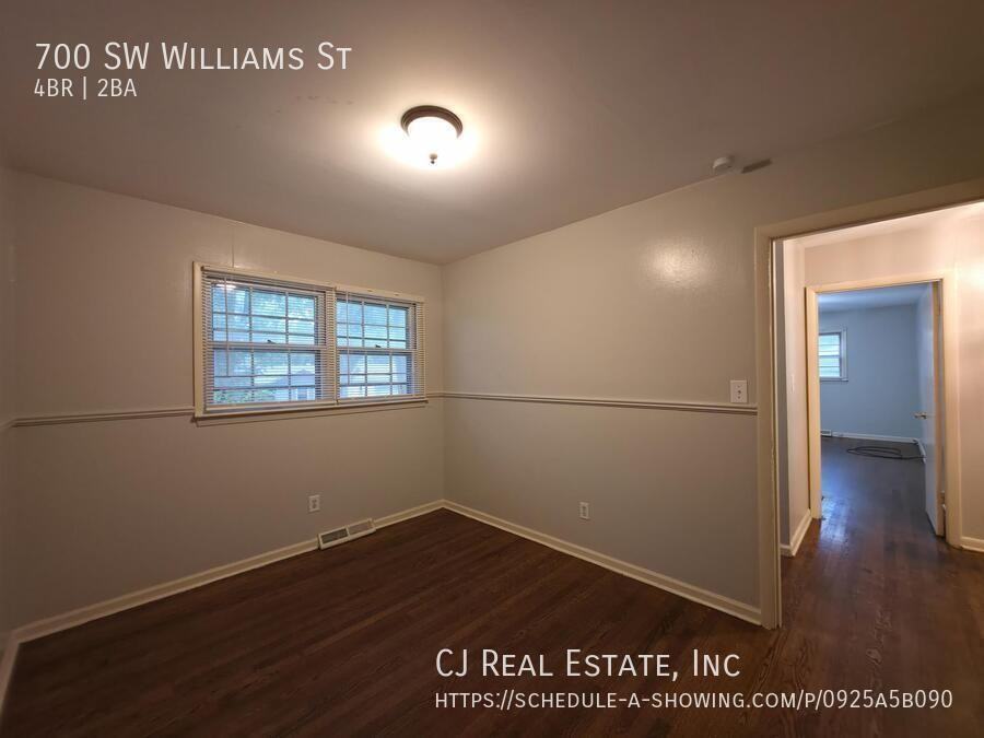 700 Sw Williams St - Photo 5 of 8