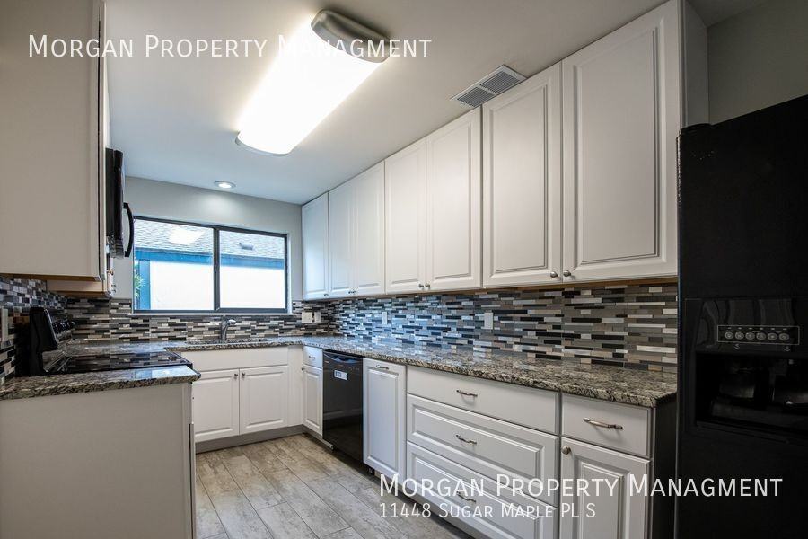 11448 Sugar Maple Pl S - Photo 7 of 34