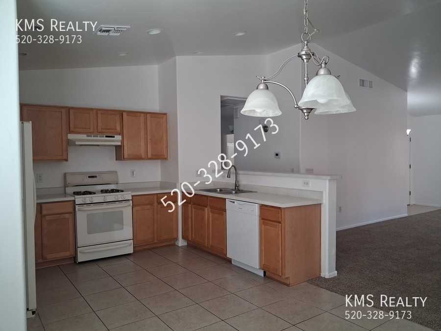 8240 W Via Garcia Marquez - Photo 5 of 28