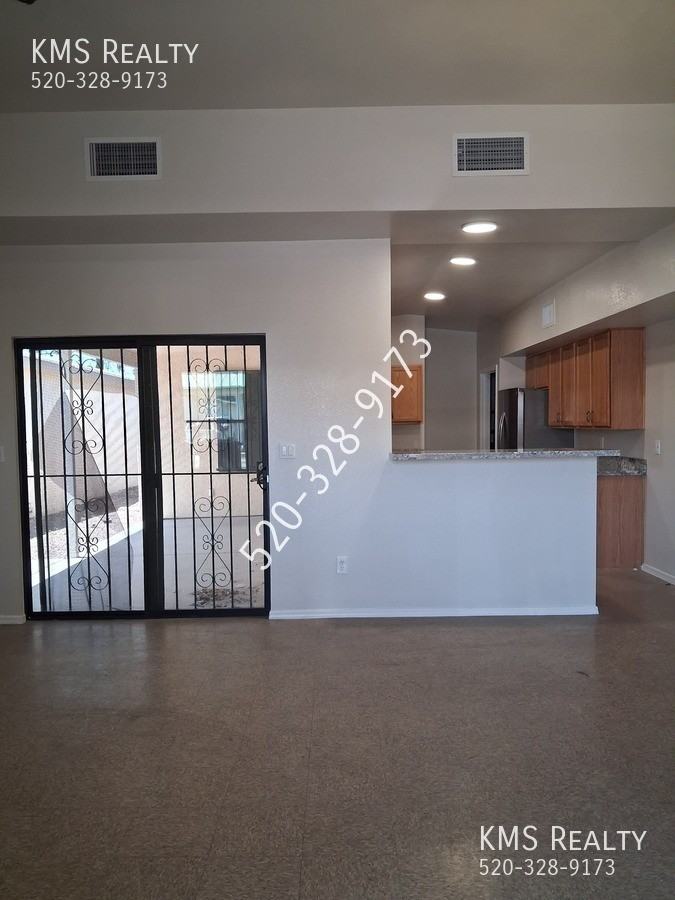 2867 N Tolman Dr - Photo 2 of 24