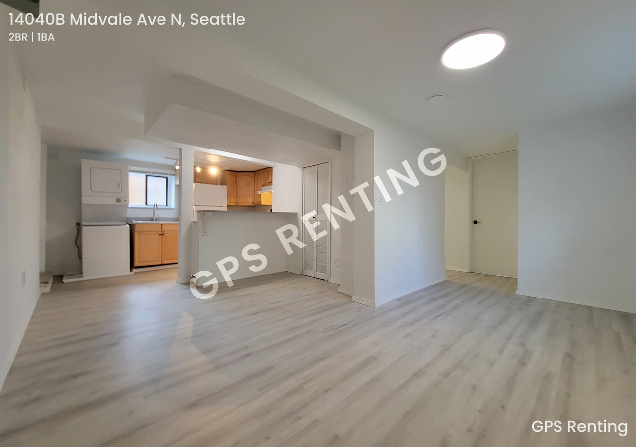 14040B Midvale Ave N #14040B - Photo 3 of 8
