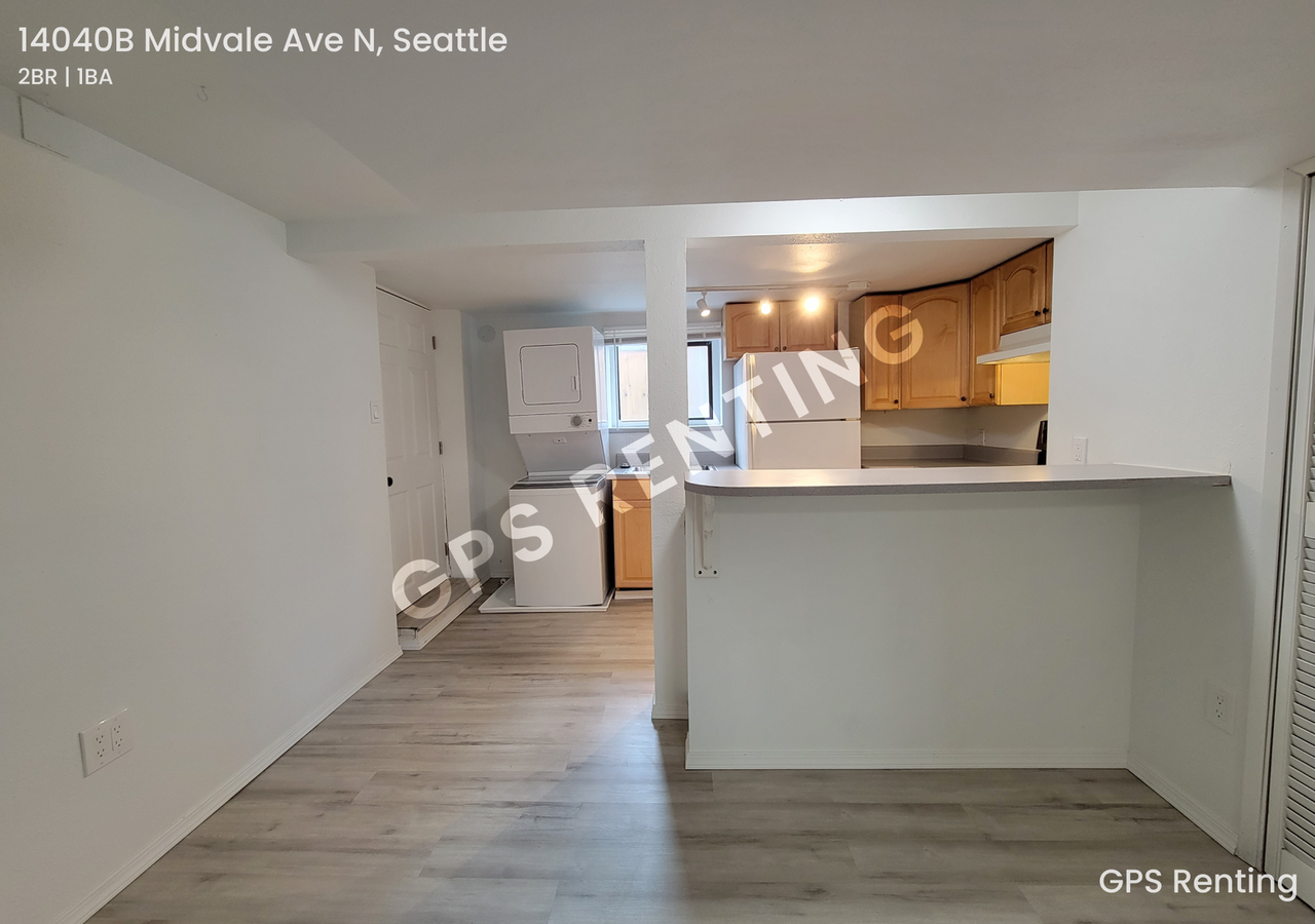 14040B Midvale Ave N #14040B - Photo 4 of 8