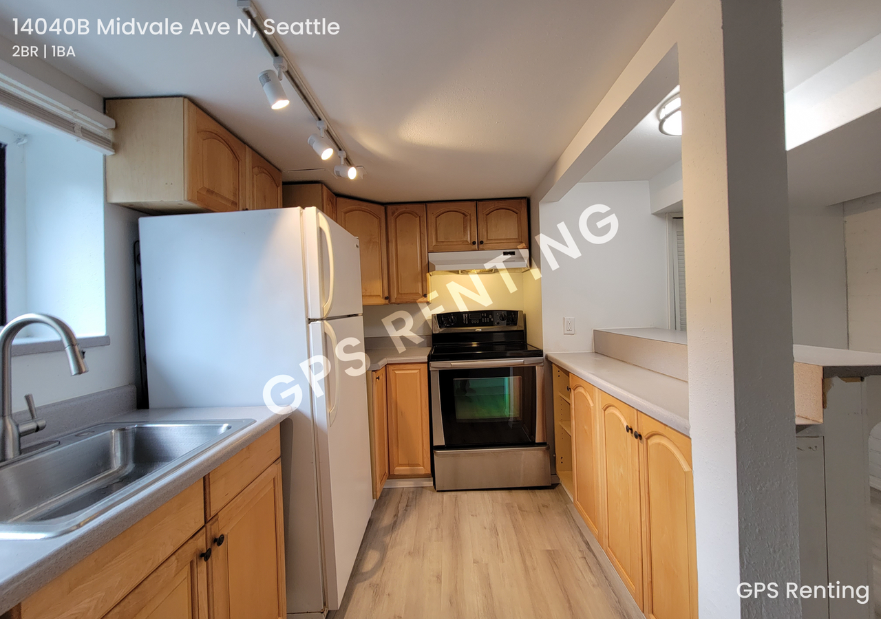 14040B Midvale Ave N #14040B - Photo 5 of 8