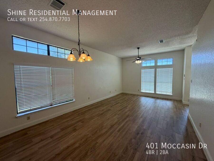 401 Moccasin Dr - Photo 5 of 43