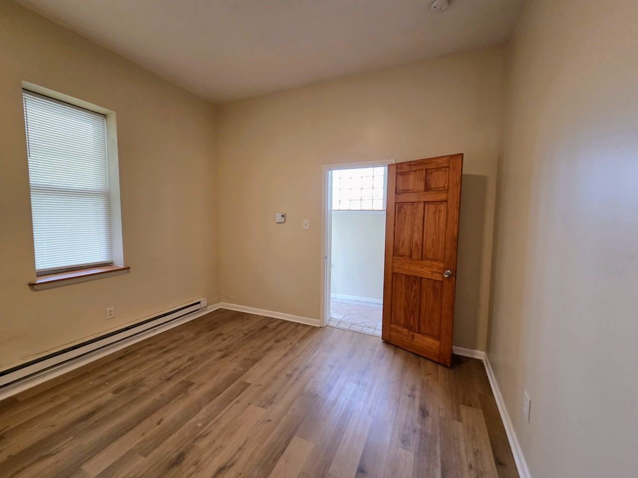 1323 W Butler St #1stFL - Photo 2 of 15