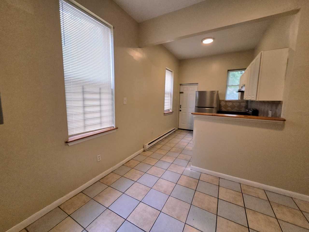 1323 W Butler St #1stFL - Photo 6 of 15