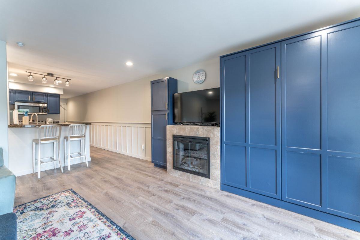 322 W Woodin Ave #1 - Photo 3 of 15