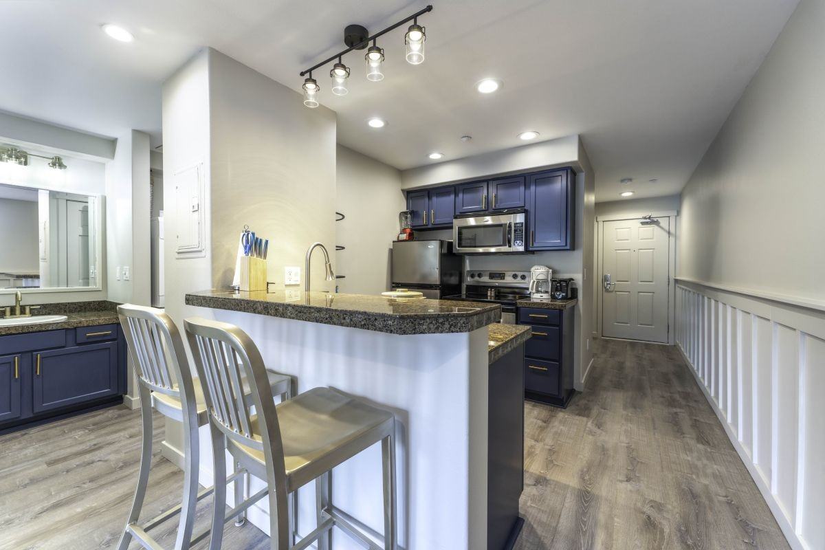322 W Woodin Ave #1 - Photo 6 of 15