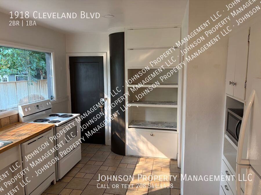 1918 Cleveland Blvd - Photo 7 of 19