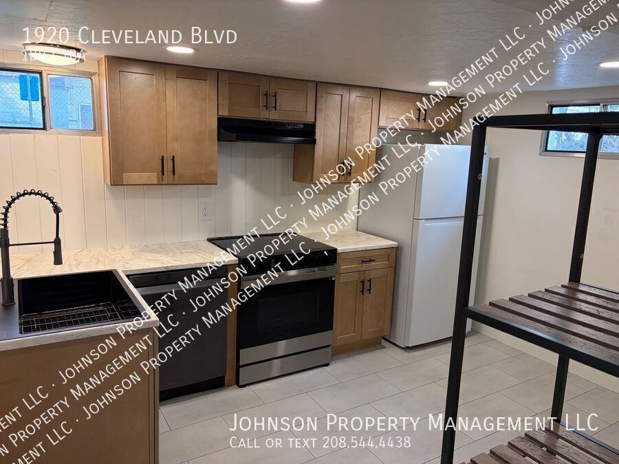 1920 Cleveland Blvd - Photo 7 of 18