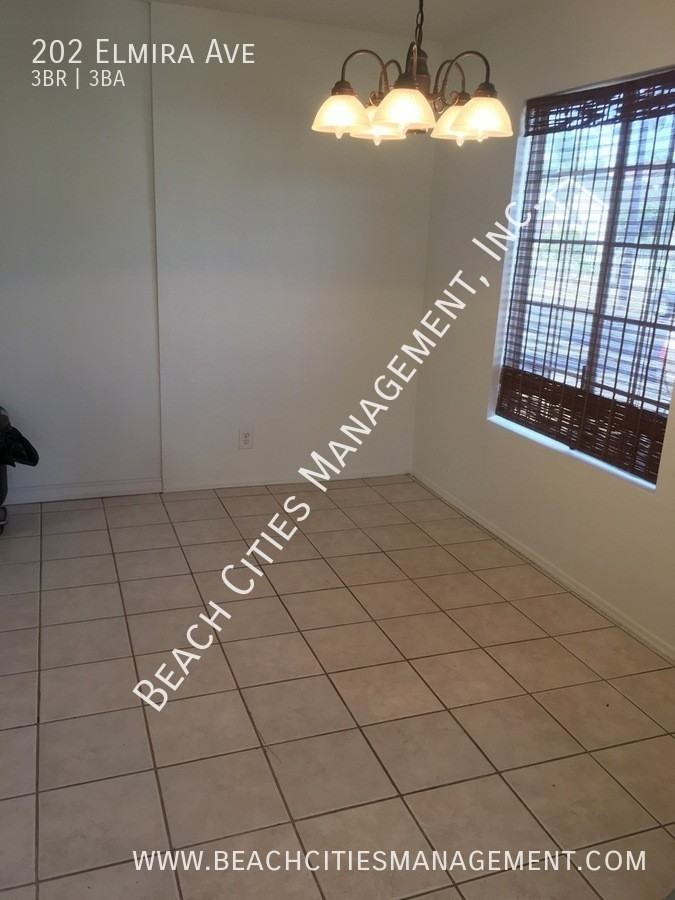 202 Elmira Ave - Photo 6 of 22