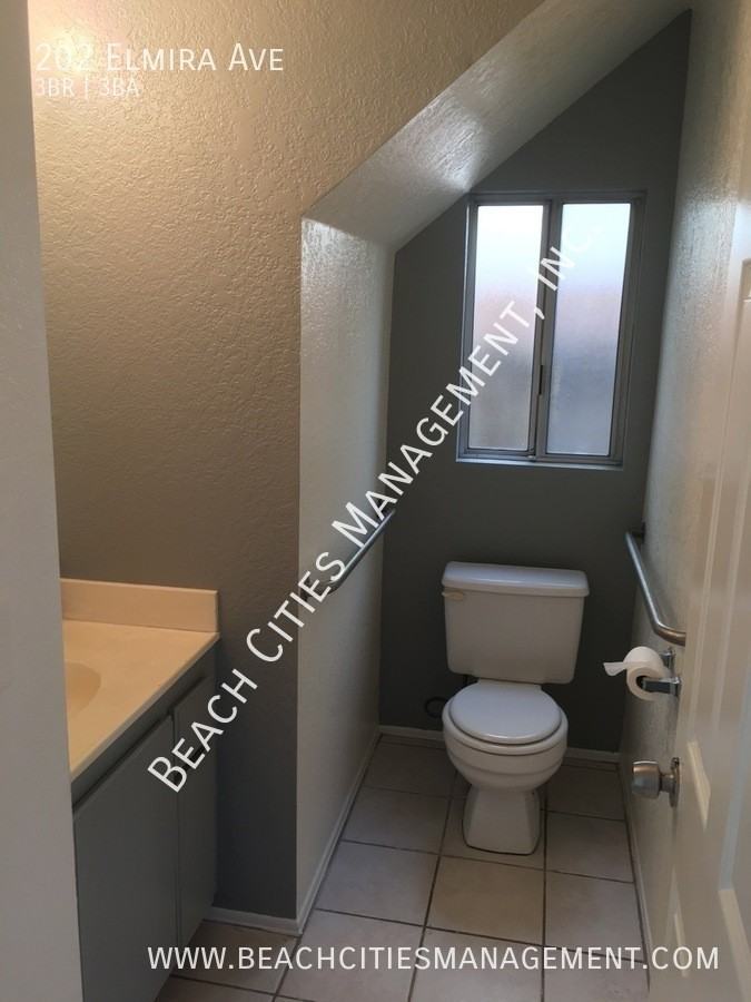 202 Elmira Ave - Photo 7 of 22