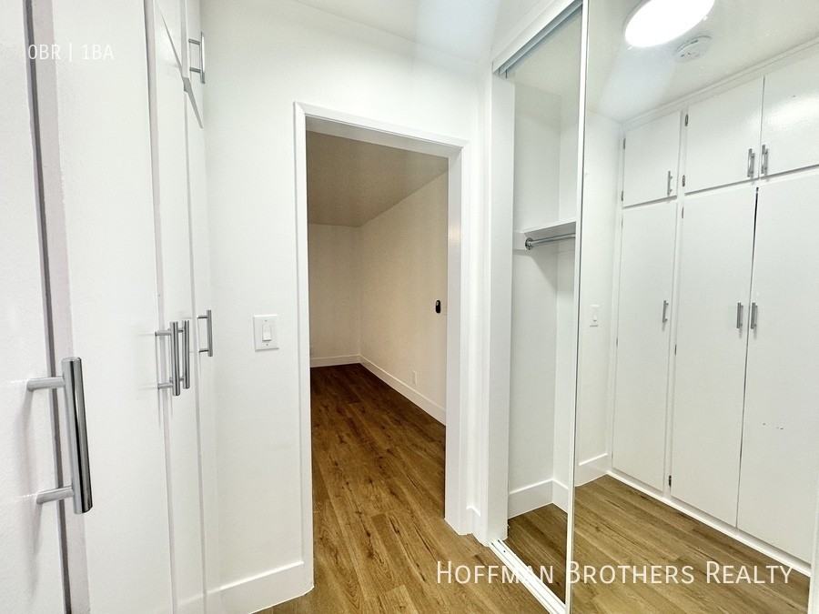 5111 Harold Way #205 - Photo 6 of 8
