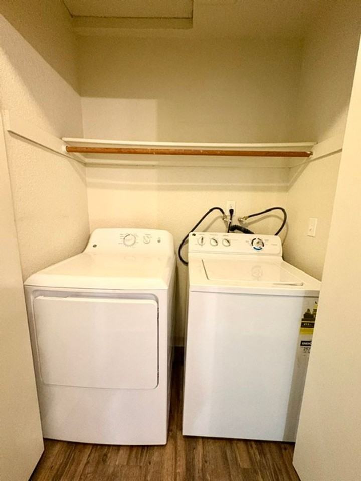 822-Shadow Ridge Apartments - Photo 6 of 18
