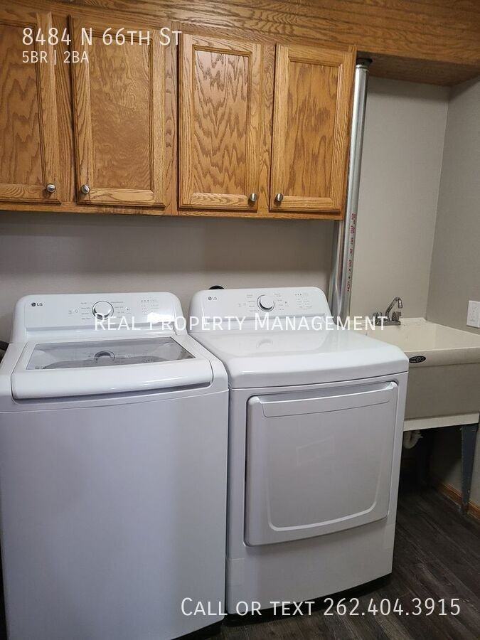 8484 N 66th St - Photo 4 of 14