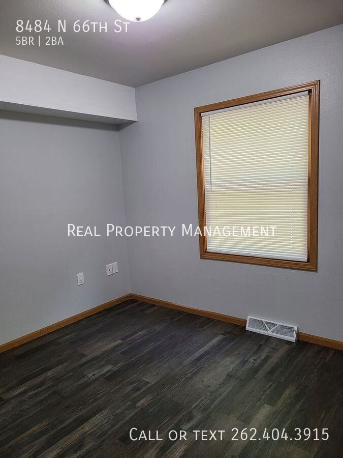 8484 N 66th St - Photo 5 of 14