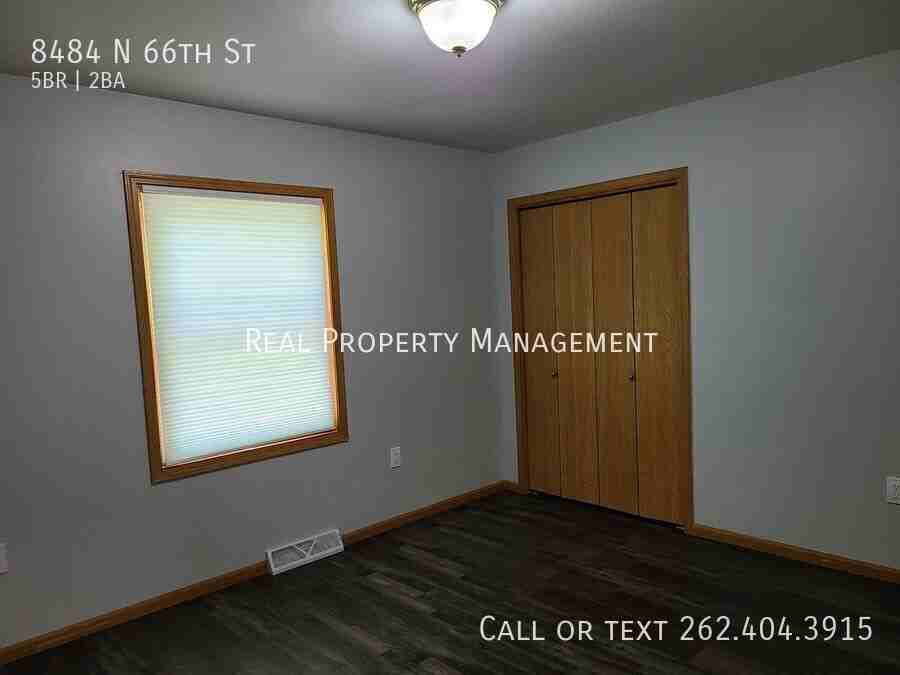 8484 N 66th St - Photo 6 of 14