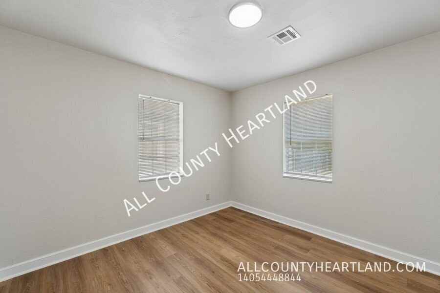 912 Sw 48th St - Photo 5 of 9
