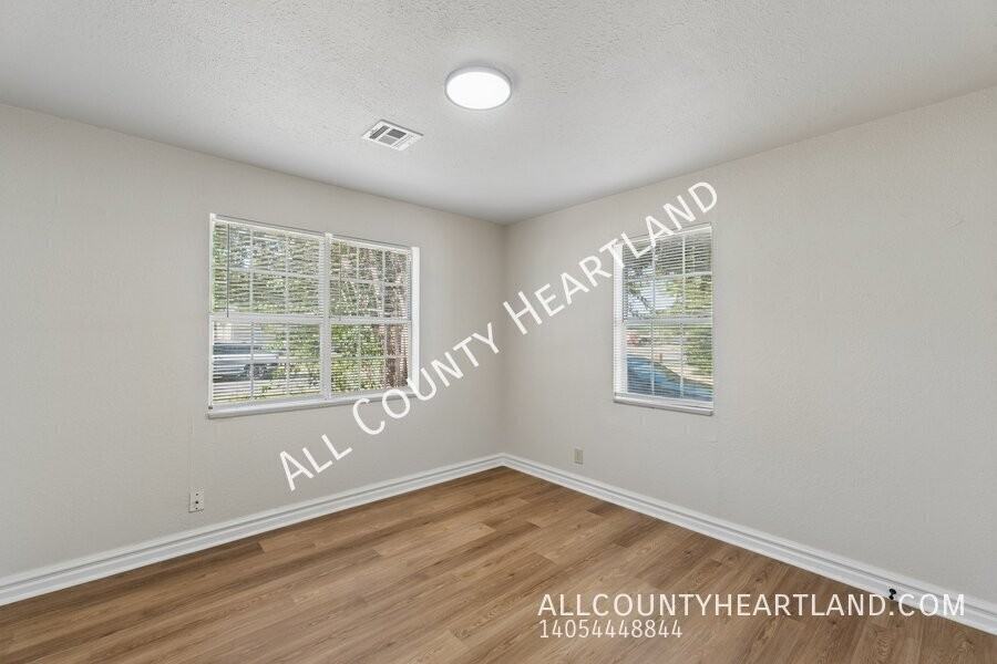912 Sw 48th St - Photo 7 of 9