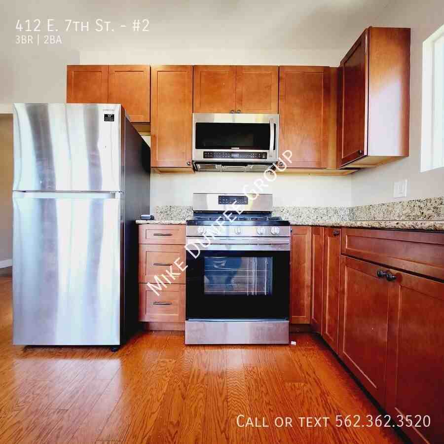 412 E 7th St #2 - Photo 3 of 29